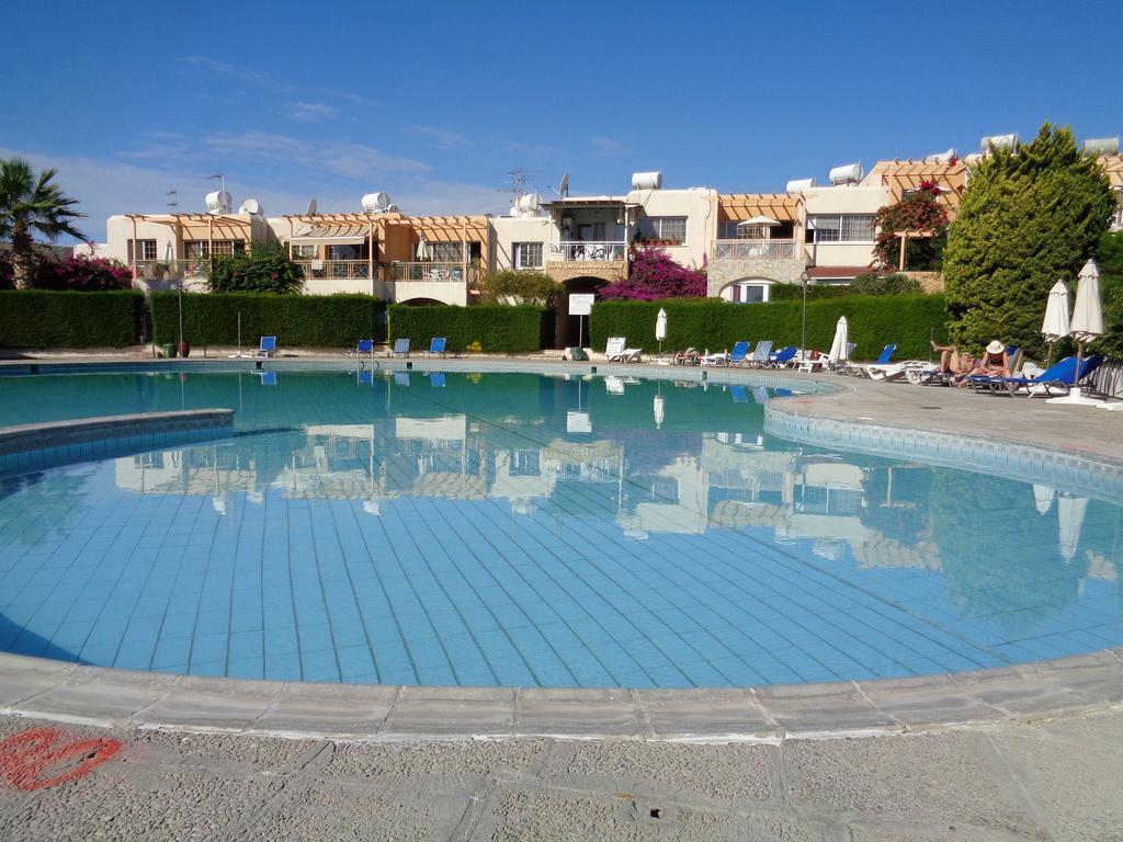 Santa Barbara Complex Lägenhet Limassol Exteriör bild