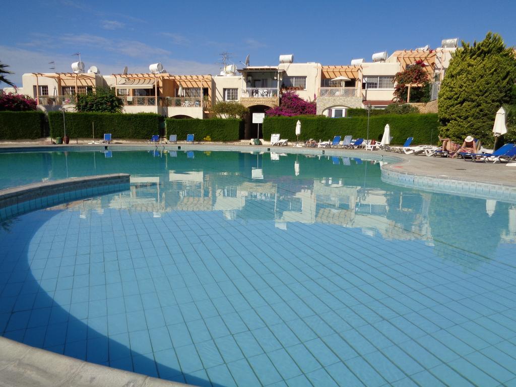 Santa Barbara Complex Lägenhet Limassol Exteriör bild