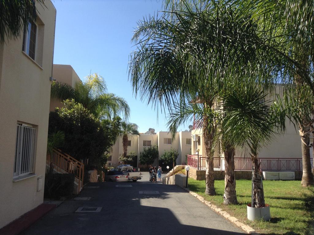 Santa Barbara Complex Lägenhet Limassol Exteriör bild