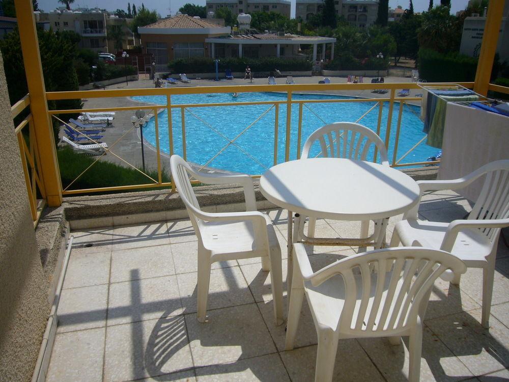 Santa Barbara Complex Lägenhet Limassol Exteriör bild