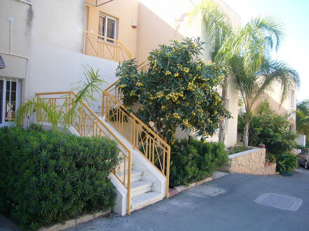 Santa Barbara Complex Lägenhet Limassol Exteriör bild