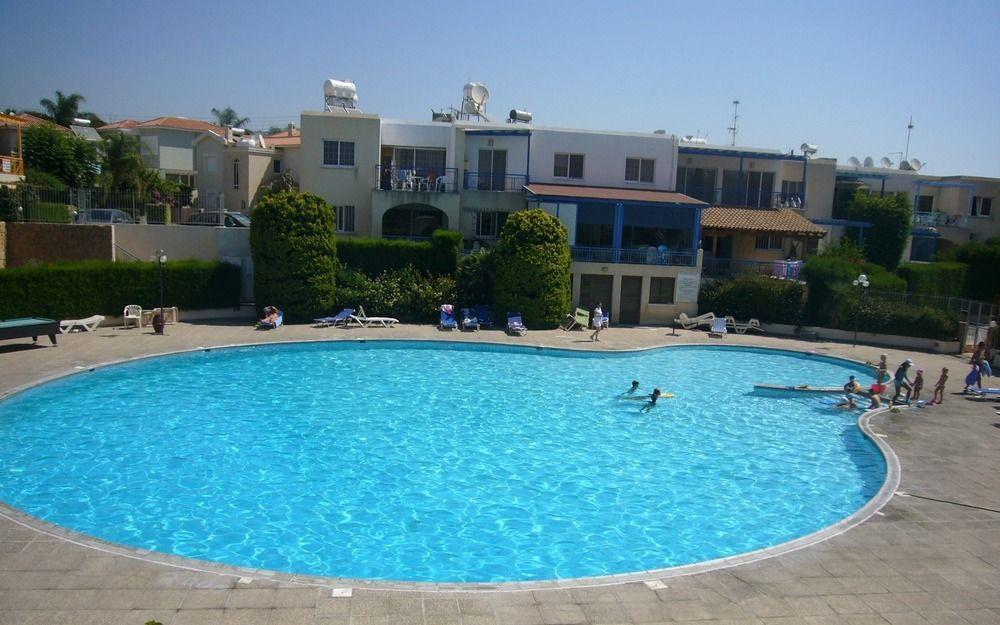 Santa Barbara Complex Lägenhet Limassol Exteriör bild