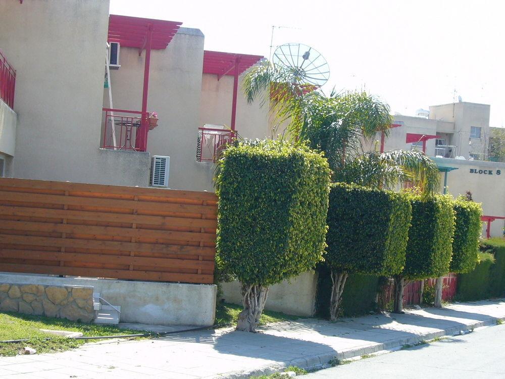 Santa Barbara Complex Lägenhet Limassol Exteriör bild