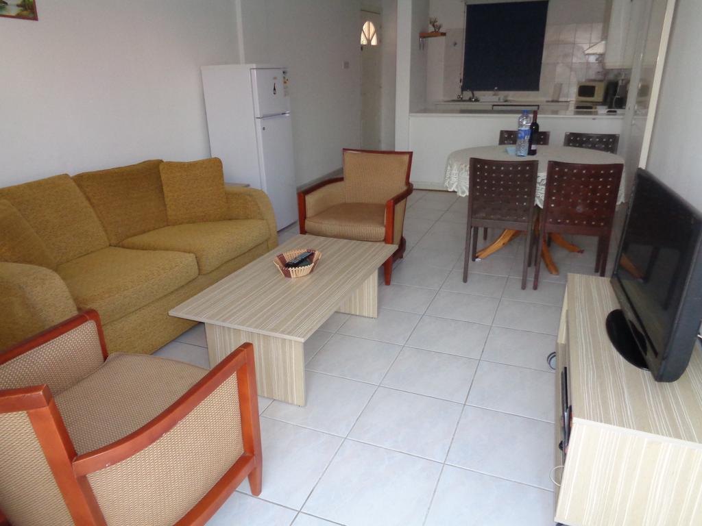 Santa Barbara Complex Lägenhet Limassol Exteriör bild