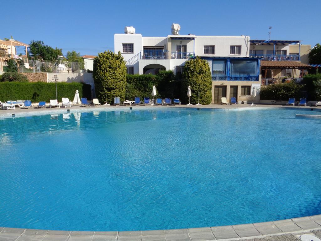 Santa Barbara Complex Lägenhet Limassol Exteriör bild